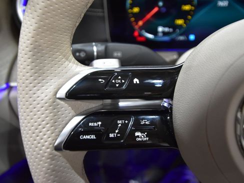 Used 2023 Mercedes-Benz E 450 4MATIC Cabriolet image 27