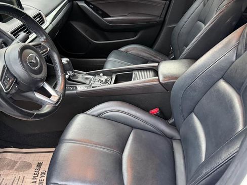 Used 2017 MAZDA MAZDA3 Touring image 8