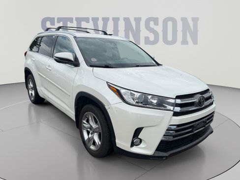 Used 2018 Toyota Highlander Limited AWD/4WD image 7