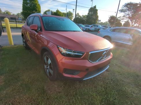 Used 2019 Volvo XC40 T5 Momentum AWD/4WD image 3