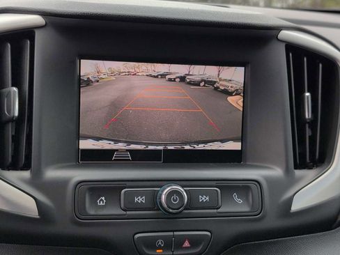 Used 2024 GMC Terrain SLE image 29