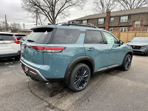 New 2026 Nissan Pathfinder SL image 4