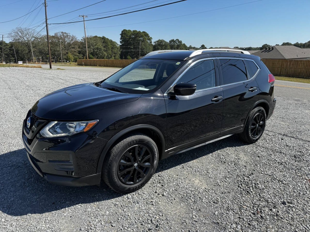 Used 2017 Nissan Rogue SV FWD image 3
