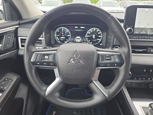 Used 2023 Mitsubishi Outlander SEL AWD/4WD image 19