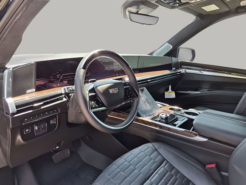 Certified 2026 Cadillac Escalade ESV Platinum Sport w/ LPO, ONYX Package image 30