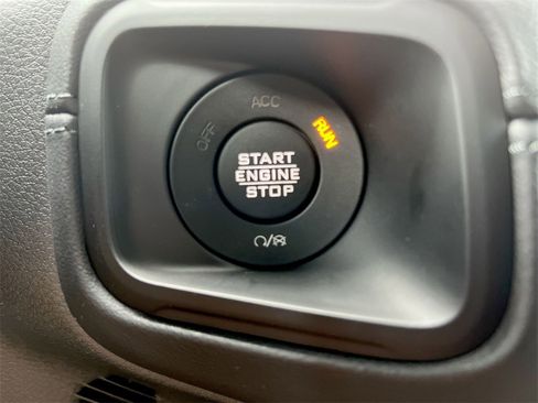 Used 2024 Jeep Gladiator Mojave w/ Safety Group image 15