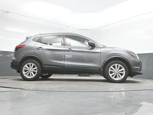 Used 2017 Nissan Rogue Sport SV w/ SV All-Weather Package AWD/4WD image 48