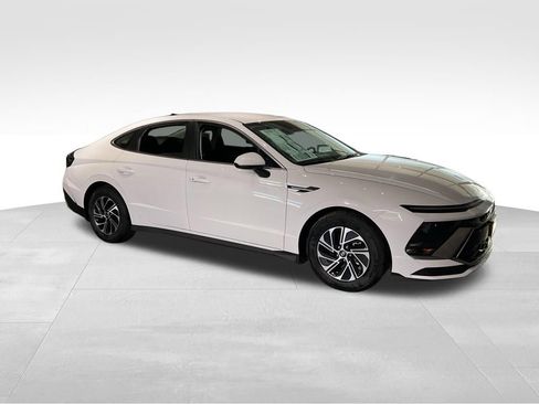 New 2026 Hyundai Sonata Blue FWD image 2