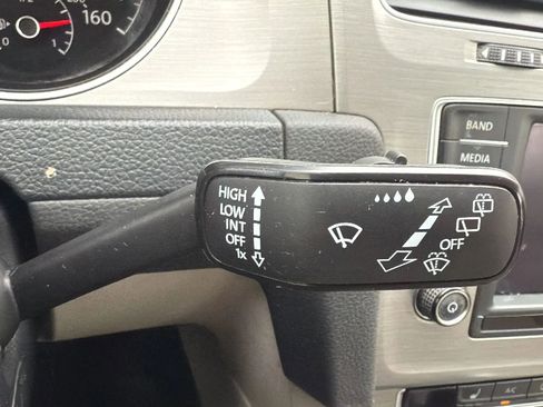 Used 2016 Volkswagen Golf Limited Edition image 13