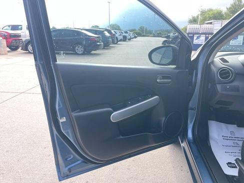 Used 2014 MAZDA MAZDA2 Touring FWD image 20