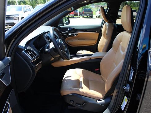 Used 2019 Volvo XC90 T6 Momentum w/ Advanced Package AWD/4WD image 10