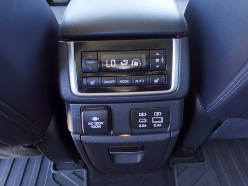 Certified 2025 Subaru Ascent Bronze Edition AWD/4WD image 30