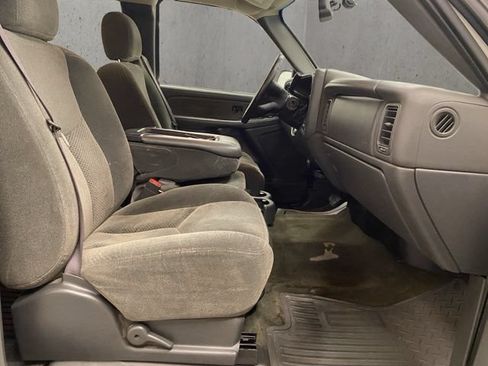 Used 2004 Chevrolet Silverado 2500 LS AWD/4WD image 18