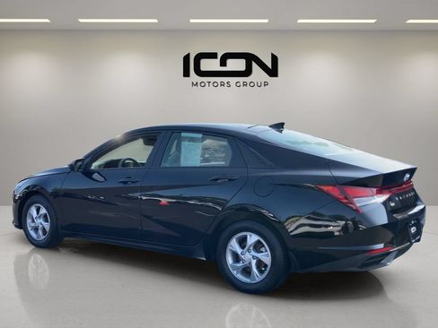 Used 2023 Hyundai Elantra SE FWD image 2