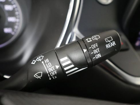 Used 2022 Chevrolet Blazer LT image 32