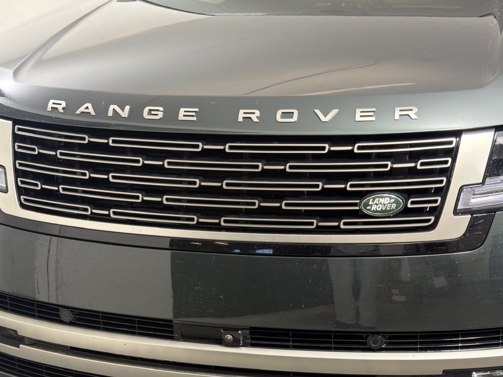 Used 2025 Land Rover Range Rover SE AWD/4WD image 16