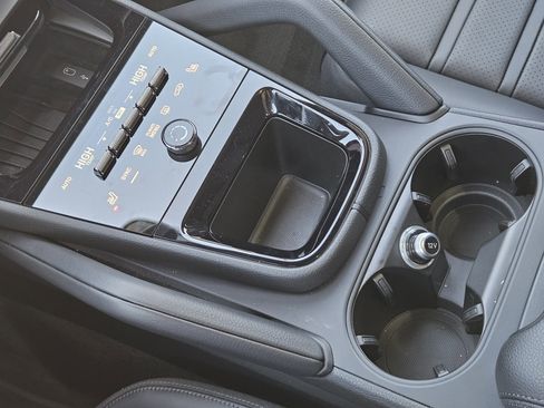 Certified 2026 Porsche Cayenne Coupe image 20