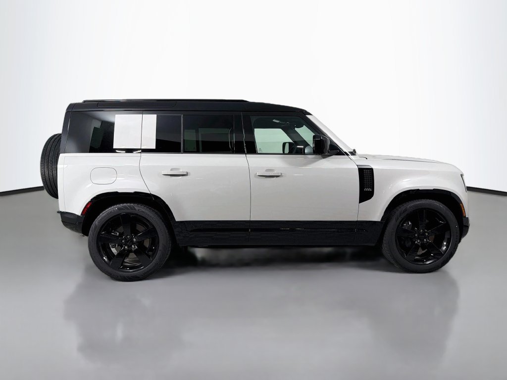 New 2026 Land Rover Defender 110 X-Dynamic SE AWD/4WD image 4