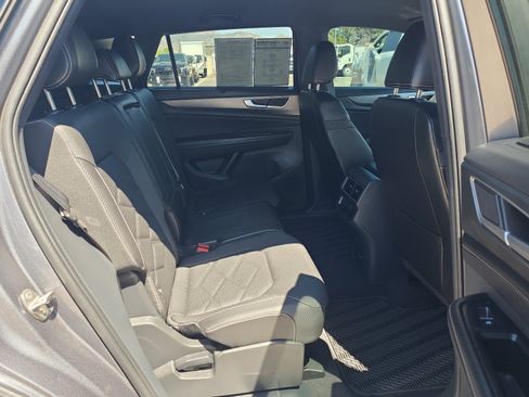 Used 2024 Volkswagen Atlas Cross Sport SE AWD/4WD image 28