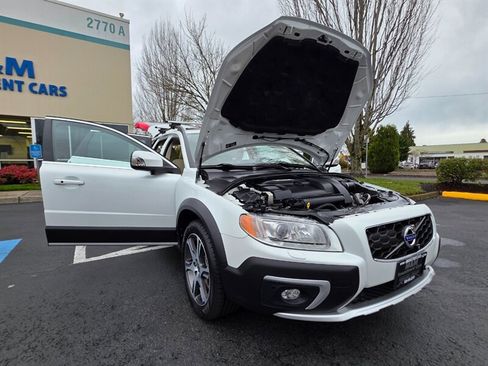 Used 2015 Volvo XC70 T6 Platinum w/ Protection Package image 26