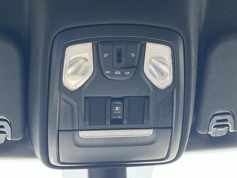 Used 2022 RAM 1500 Big Horn AWD/4WD image 38