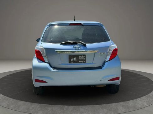 Used 2012 Toyota Yaris LE FWD image 5