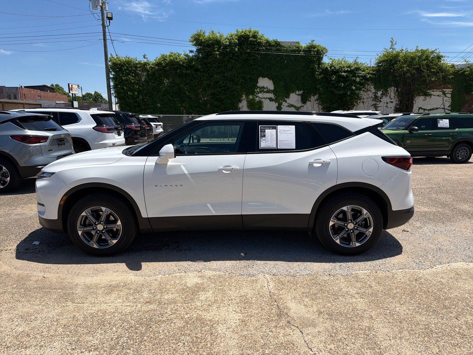 Used 2024 Chevrolet Blazer LT w/ Convenience Package FWD image 3