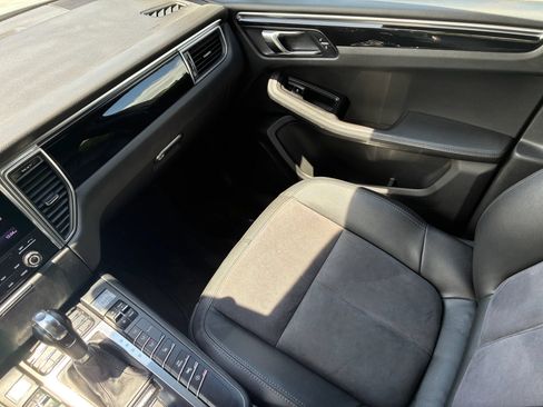 Used 2017 Porsche Macan AWD/4WD image 15