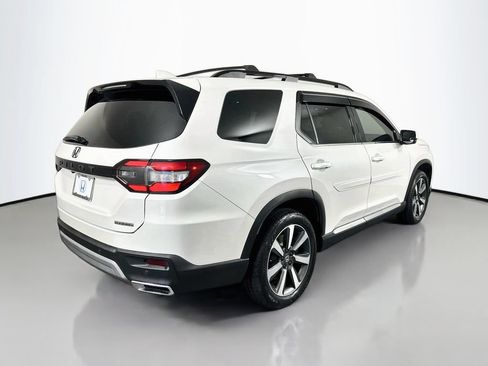 Certified 2024 Honda Pilot Touring image 5