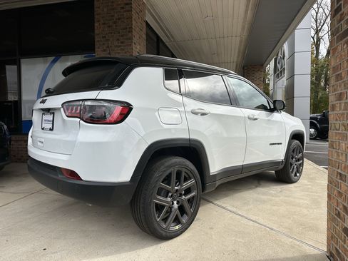 New 2026 Jeep Compass Limited image 18