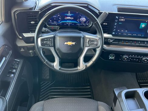 Used 2024 Chevrolet Silverado 1500 LT RWD image 15