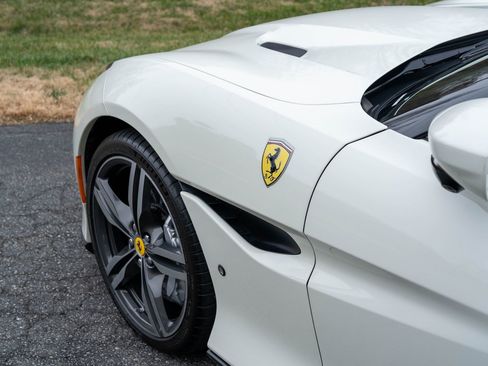 Certified 2020 Ferrari Portofino image 12