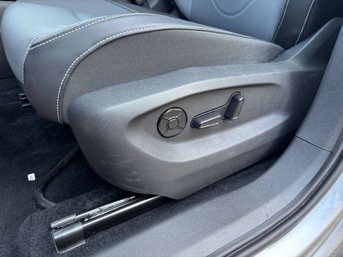 Used 2026 Volkswagen Tiguan SE AWD/4WD image 21