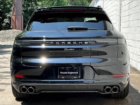 New 2025 Porsche Cayenne Turbo image 6