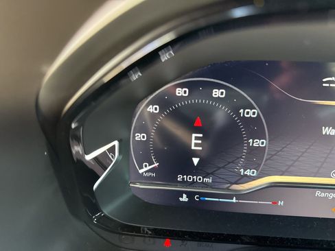 Used 2024 GMC Yukon Denali Ultimate AWD/4WD image 18