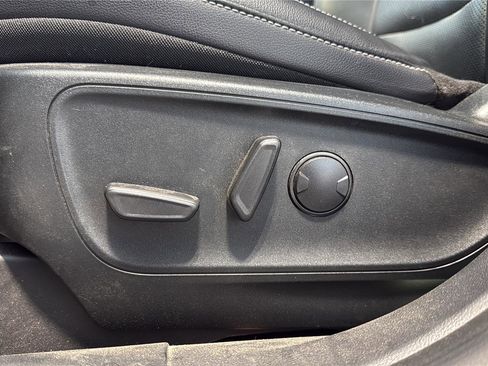 Used 2022 Ford Escape SEL image 20