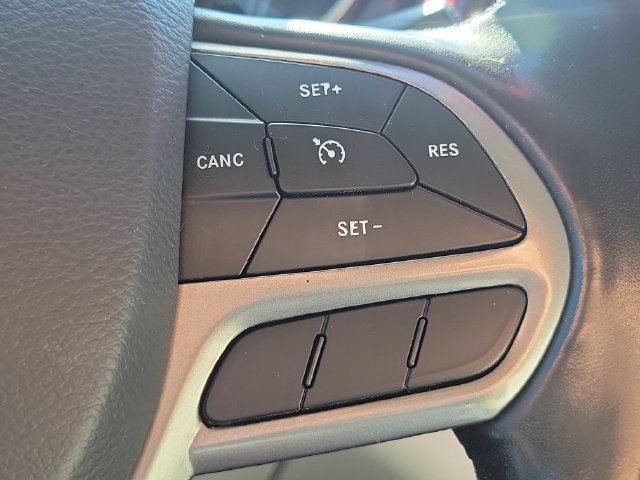 Used 2020 Jeep Cherokee Limited AWD/4WD image 15