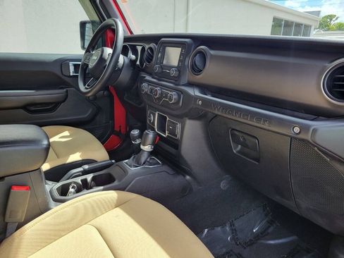 Used 2018 Jeep Wrangler Sport AWD/4WD image 9