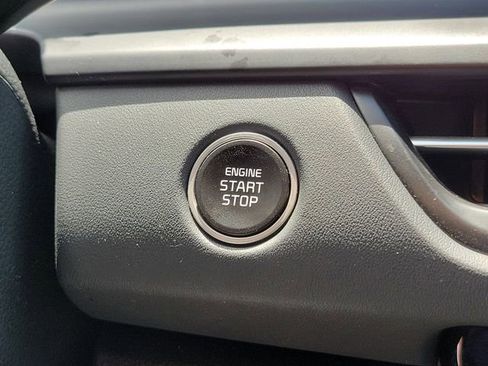 Certified 2025 Kia Seltos EX AWD/4WD image 30