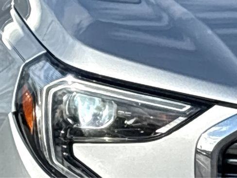 Used 2020 GMC Terrain SLE image 15