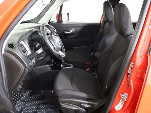 Used 2019 Jeep Renegade Latitude w/ Cold Weather Group AWD/4WD image 28