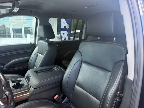 Used 2019 Chevrolet Suburban LT AWD/4WD image 15
