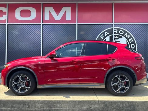 Used 2023 Alfa Romeo Stelvio Ti AWD/4WD image 15