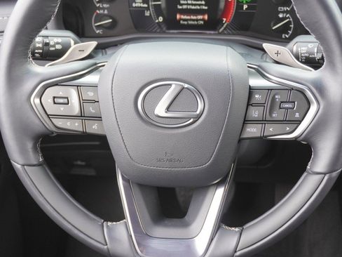 Used 2024 Lexus LX 600 4WD w/ Luxury Package image 31