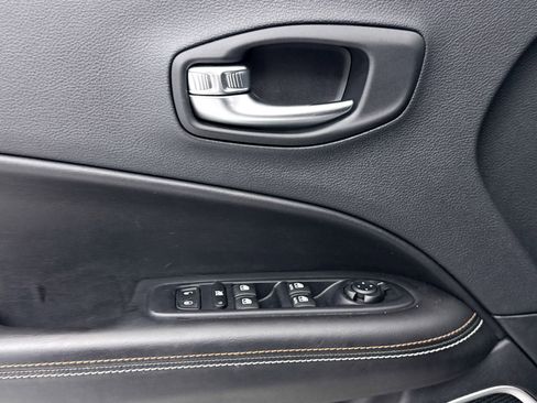 Used 2019 Jeep Compass Sport w/ Tech Group FWD image 25