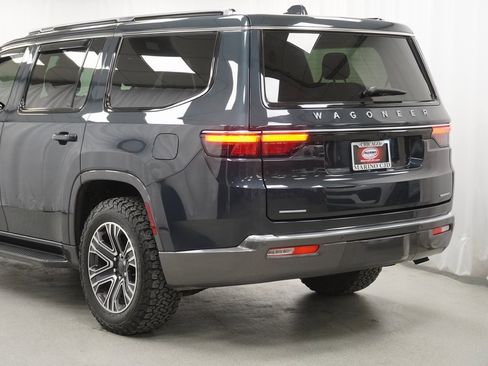 Used 2022 Jeep Wagoneer Series III w/ Flexible Seating Group image 13