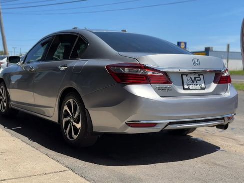 Used 2017 Honda Accord EX-L image 4