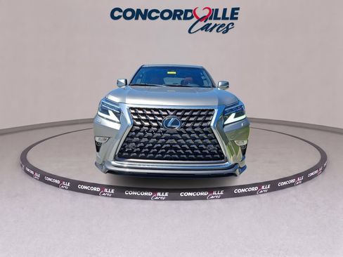 Used 2023 Lexus GX 460 Premium w/ Accessory Package AWD/4WD image 2