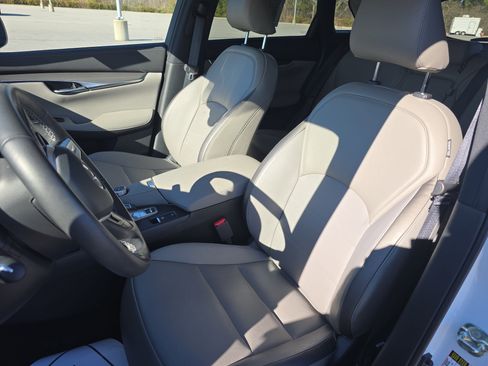 Used 2023 INFINITI QX50 Luxe image 14