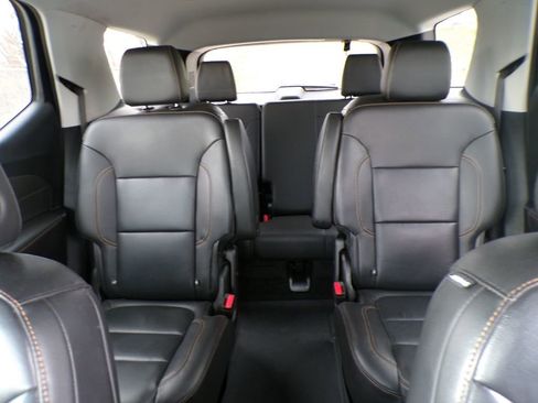 Used 2020 Chevrolet Traverse LT w/ LPO, Blackout Package image 11